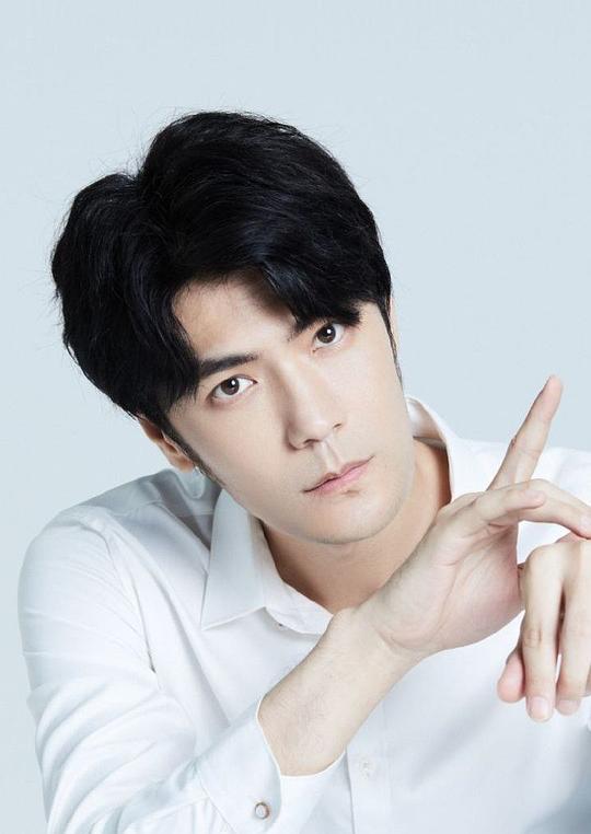 季晨 Chen Ji照片