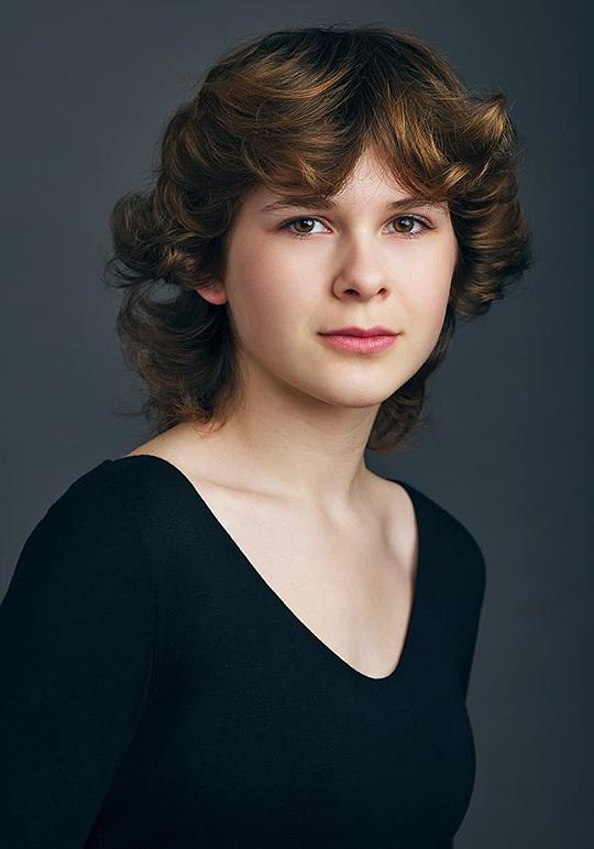 丽芙·麦克尼尔 Liv McNeil照片