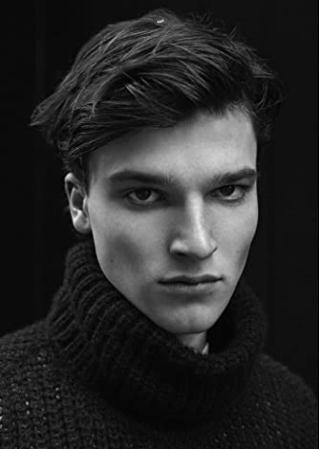 基特·克拉克 Kit Clarke照片