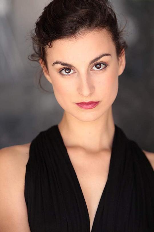 伊沃娜·库斯图迪奇 Ivona Kustudic照片