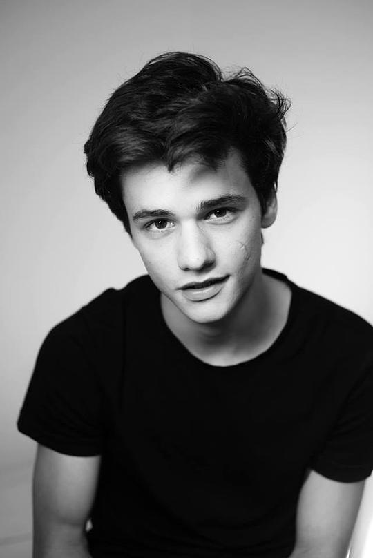 斯蒂芬·扬库 Stefan Iancu照片