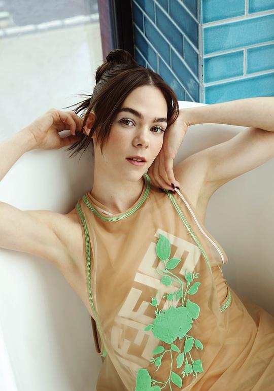 西蒙娜·拉马德里德 Ximena Lamadrid照片