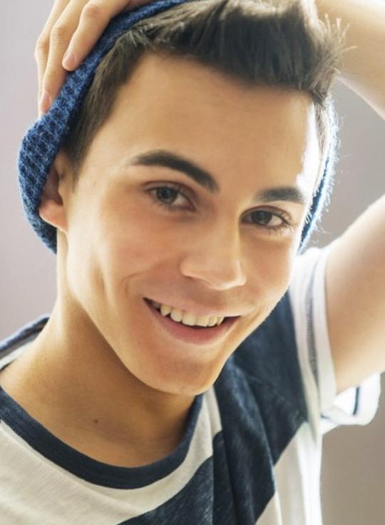 泰勒·阿尔瓦雷兹 Tyler Alvarez照片