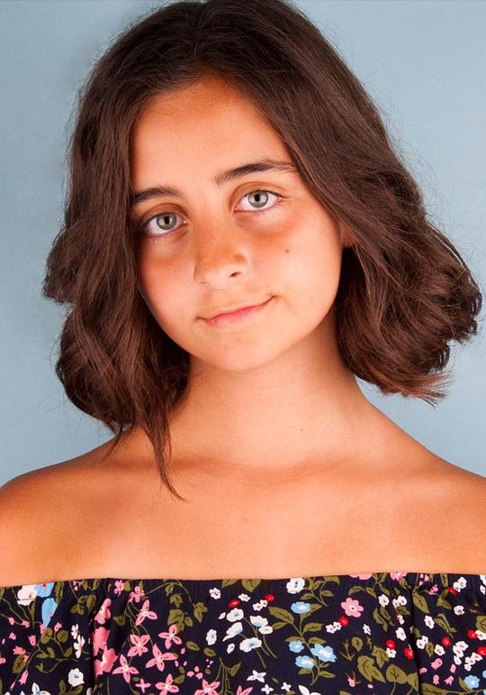 加拉·弗洛尔 Gala Flores照片