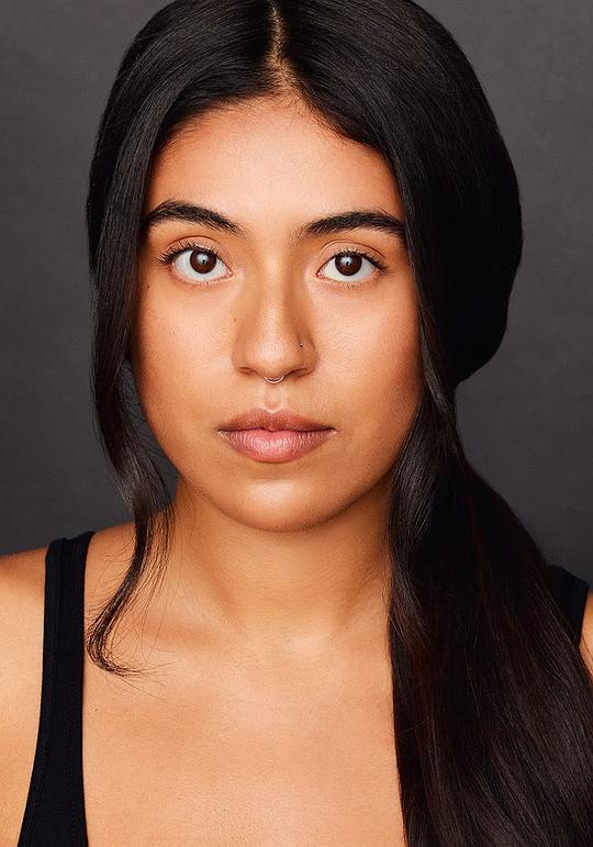 阿米娜·涅韦斯 Aminah Nieves照片