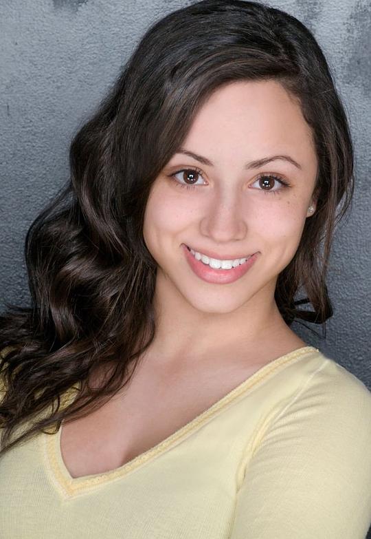 琪亚娜·玛黛拉 Kiana Madeira照片