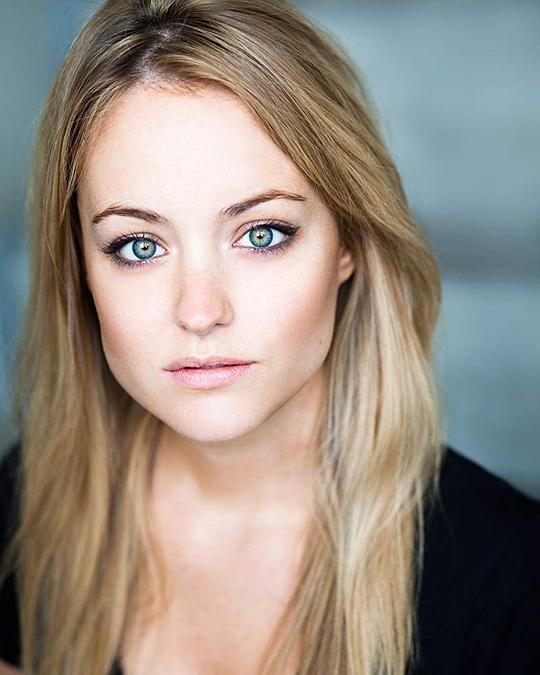 克里斯蒂娜·沃尔夫 Christina Wolfe照片