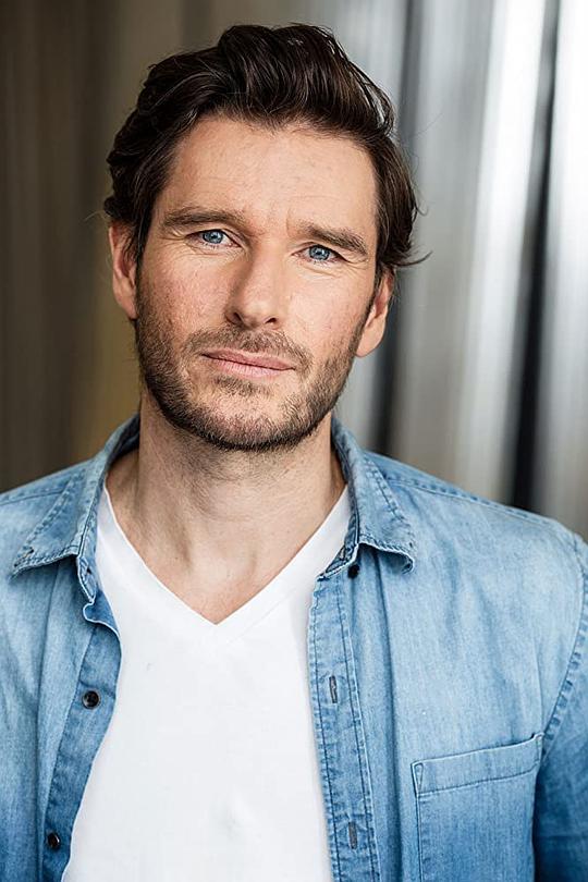 安东尼·J·夏普 Anthony J. Sharpe照片