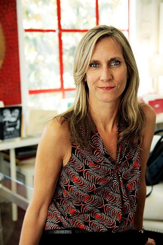 达娜·史蒂文斯 Dana Stevens照片