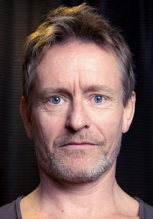 亨里克·梅斯塔 Henrik Mestad照片