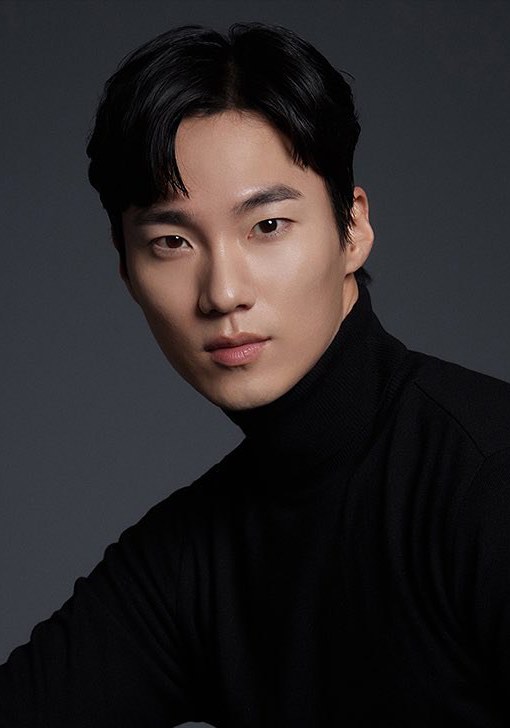 李宏内 Hong-nae Lee照片