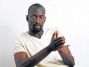 阿金·奥莫托索 Akin Omotoso照片