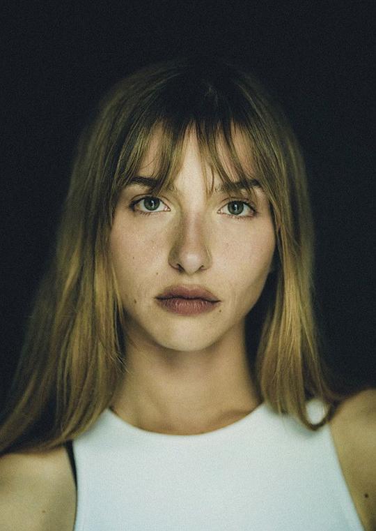 玛丽·科罗布 Marie Colomb照片