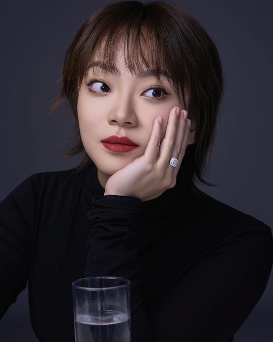 丁涵 Han Ding照片