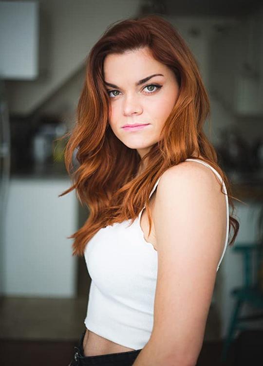 阿莉·约翰逊 Ali Johnson照片