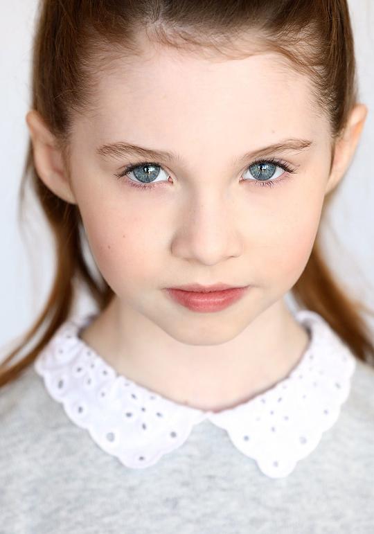 马德琳·格雷斯 Madelyn Grace照片