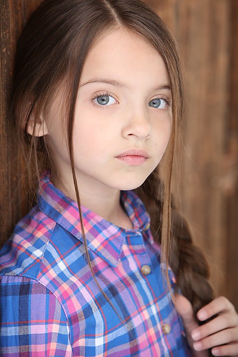 玛德琳·麦格劳 Madeleine McGraw照片