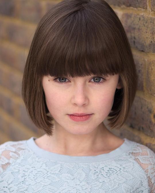 阿梅利亚·克劳奇 Amelia Crouch照片