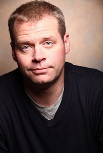 基夫·范登·霍伊维尔 Kiff Vanden Heuvel照片