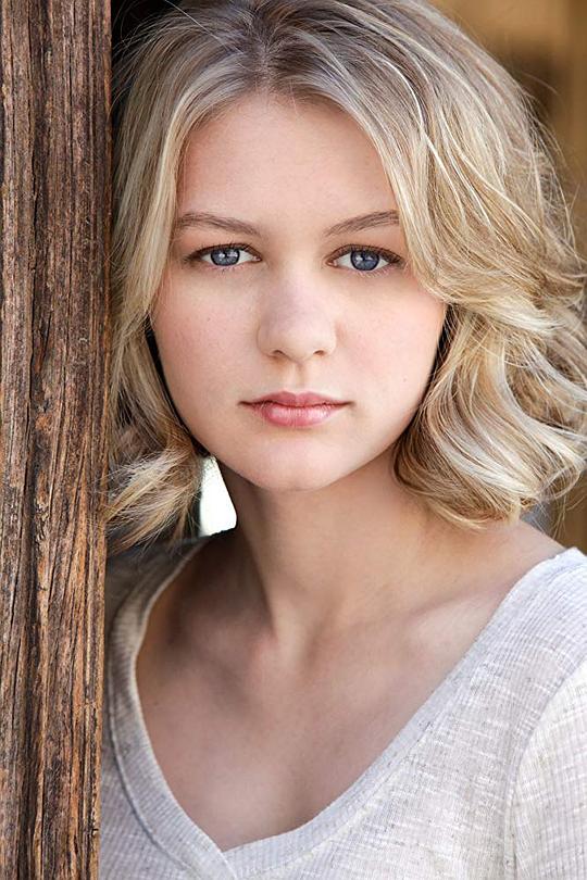 芮安·辛普金斯 Ryan Simpkins照片