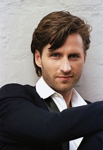 赫米尔·希尼·古纳森 Hilmir Snær Guðnason照片