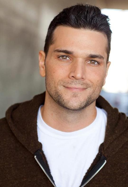 迈克尔·博诺莫 Michael Buonomo照片