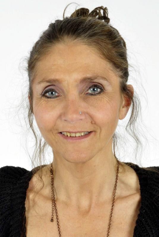 卡罗尔·斯蒂尔 Karol Steele照片