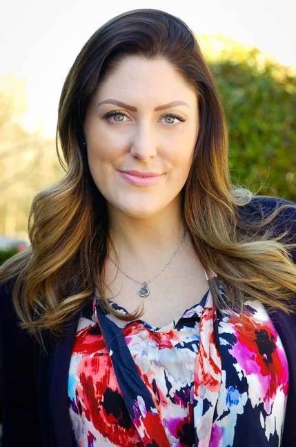 贾斯汀·沃林顿 Justine Warrington照片