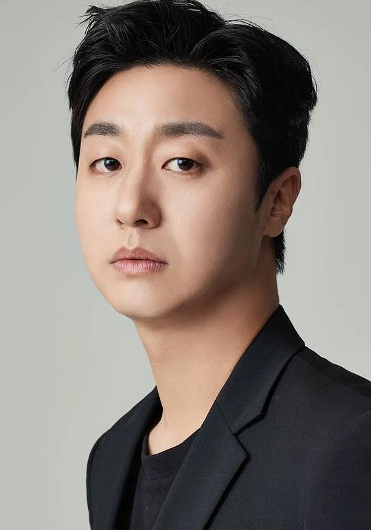 裴侑蓝 Bae Yoo-ram照片