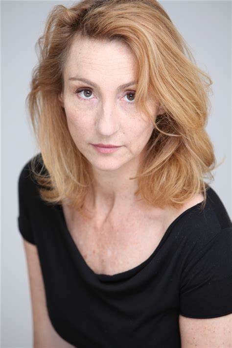 玛丽-阿尔玫乐·德吉 Marie-Armelle Deguy照片