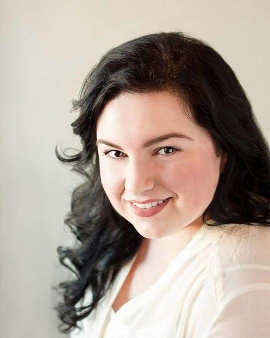 麦迪·贝里欧 Maddie Baillio照片