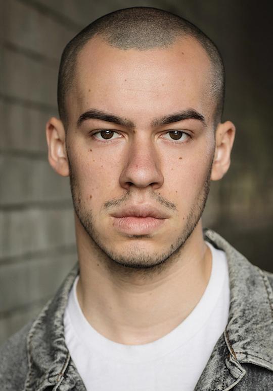 安德烈·马尼亚塔 Andrei Maniata照片