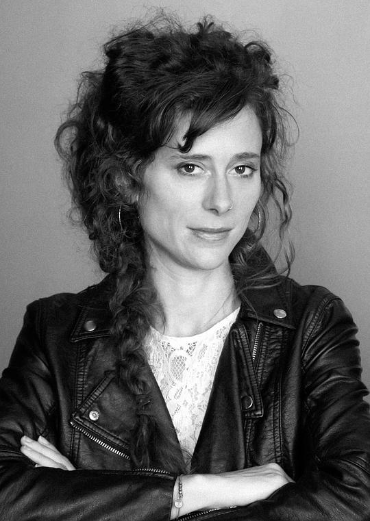 劳拉·万德尔 Laura Wandel照片