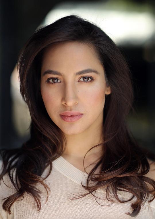 希娜·巴特萨 Sheena Bhattessa照片