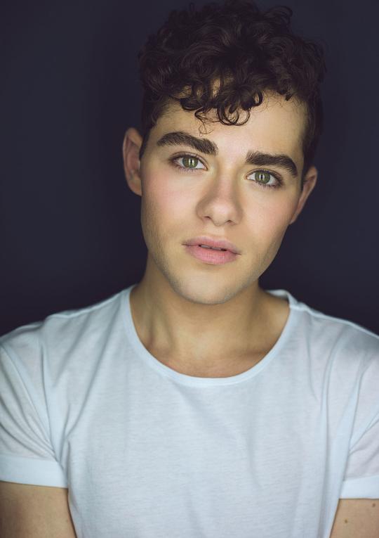 米沙·奥谢洛维奇 Misha Osherovich照片