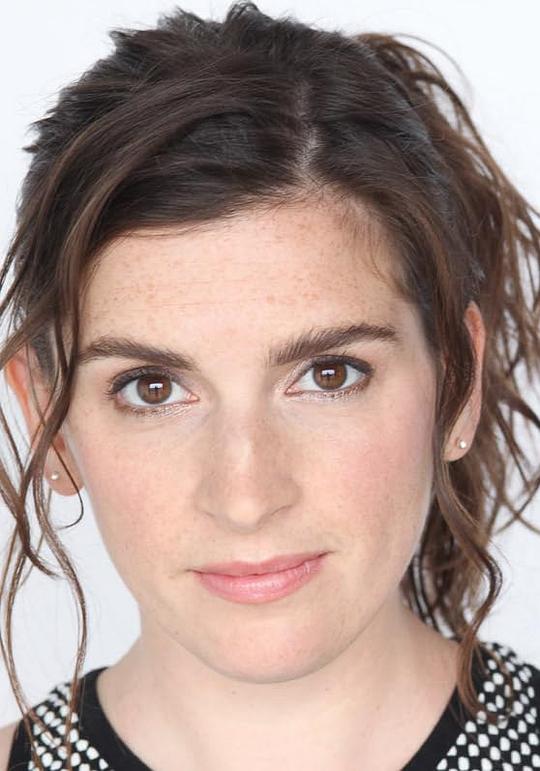 莉莉·苏利文 Lily Sullivan照片