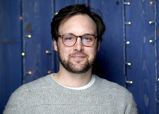 马克斯·巴尔巴科夫 Max Barbakow照片