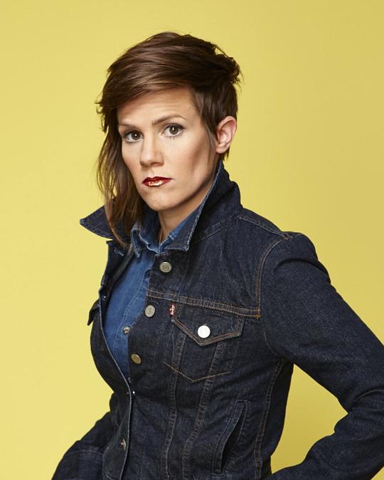 卡梅伦·埃斯波西托 Cameron Esposito照片