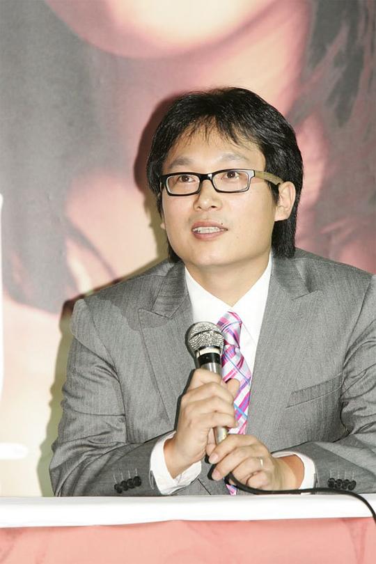 李澈河 Cheol-ha Lee照片