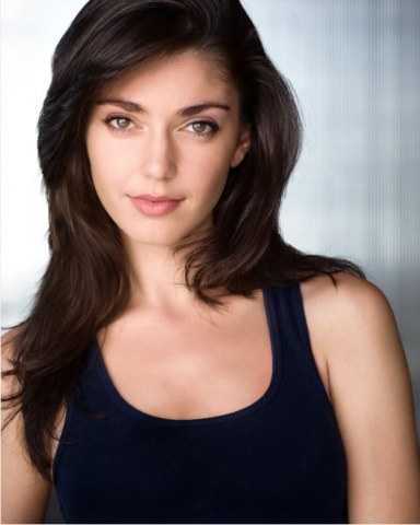 埃米利娅·阿瑞斯·佐瑞安 Emilia Ares Zoryan照片