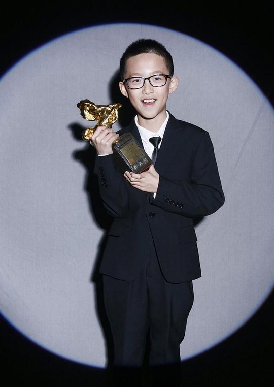 孔维一 Weiyi Kong照片