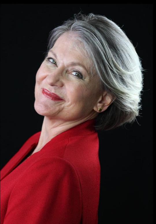 安妮·库克 Annie Cook照片