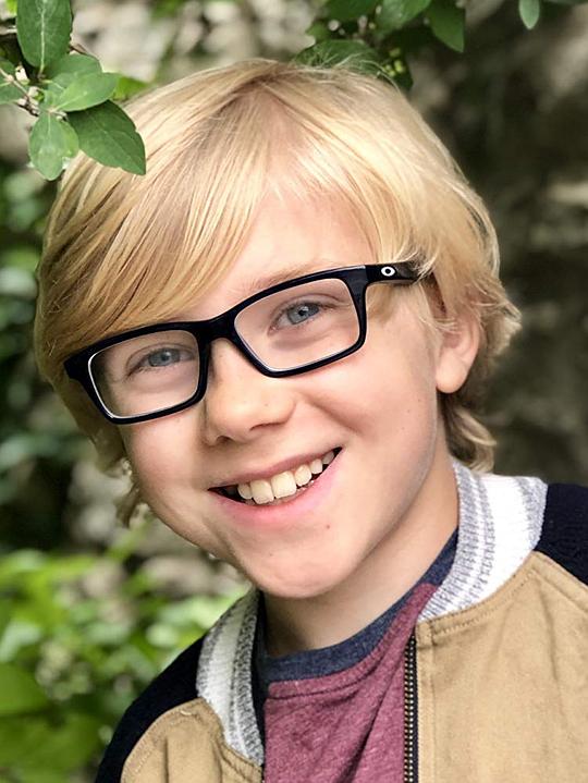 盖奇·格雷厄姆·阿布斯诺特 Gage Graham-Arbuthnot照片