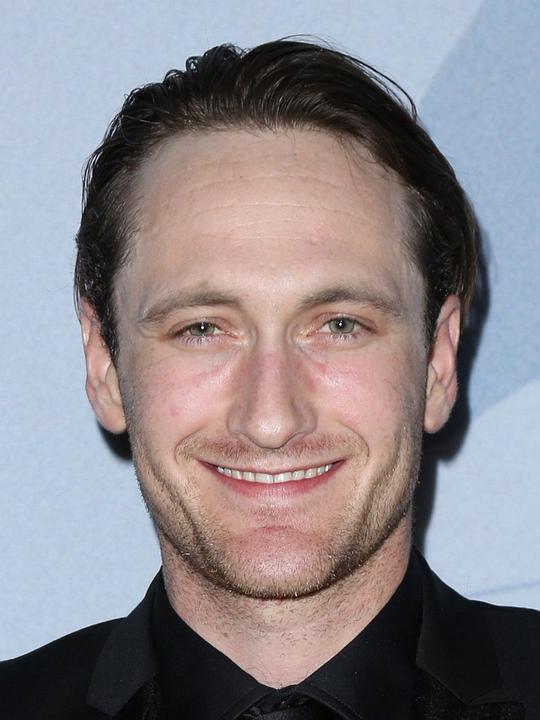 韦尔·廷德尔 Vere Tindale照片