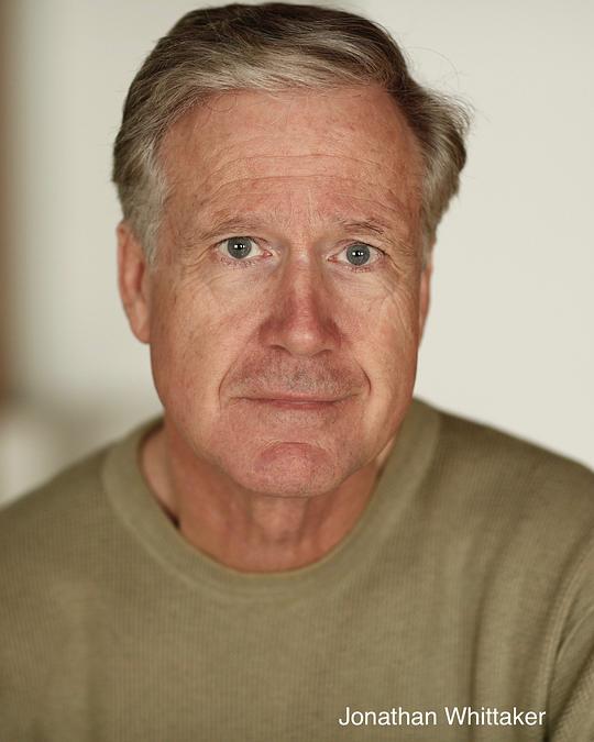 乔纳森·惠塔克 Jonathan Whittaker照片