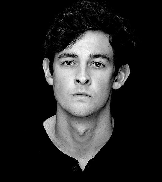 哈里森·斯通 Harrison Stone照片