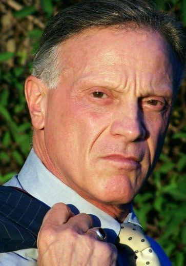 迈克尔·特威恩 Michael Twaine照片