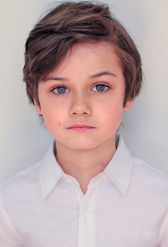 但丁·佩雷拉-奥尔森 Dante Pereira-Olson照片