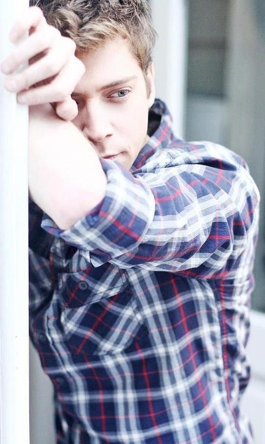 加斯顿·达尔莫 Gastón Dalmau照片