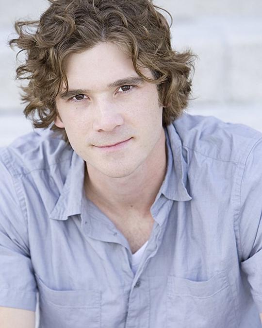 莱尔·布罗卡托 Lyle Brocato照片